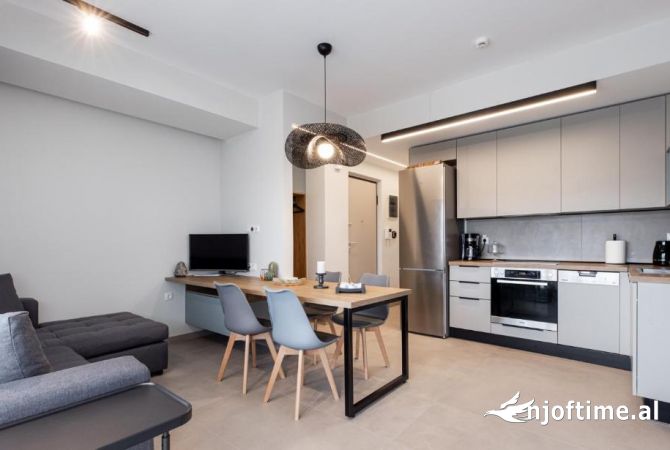 Shtepi me qera 2+1 ne Tirane - 910 Euro