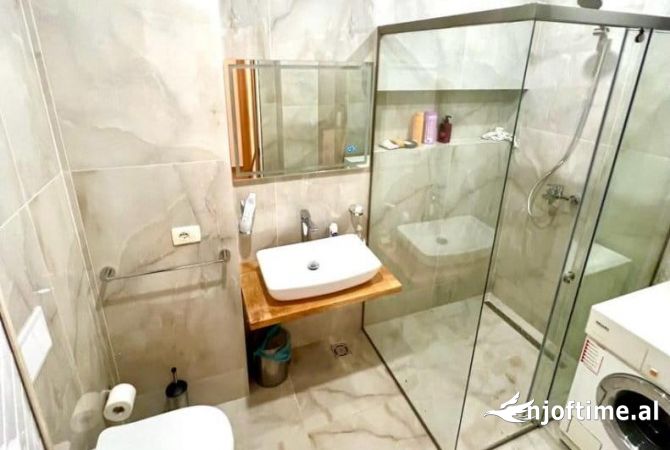 Shtepi me qera Apartament ne Tirane, 1+1, Mobilimi E mobiluar, Pagesa 750  Euro.