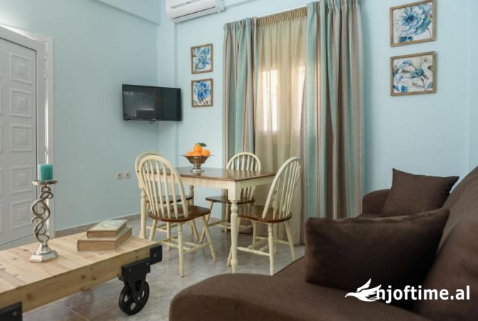 Shtepi me qera 2+1 ne Tirane - 680 Euro