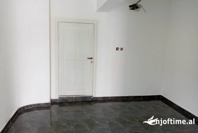 Ambient biznesi me qera 1+1 ne Tirane - 350 Euro
