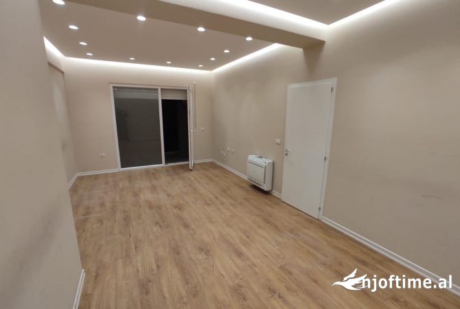 Ambient biznesi me qera 3+1 ne Tirane - 600 Euro
