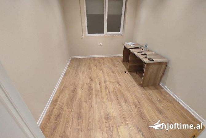 Zyre Me Qera 2+1 Tek Rruga E Dibres (ID BZ2243) Tirane.