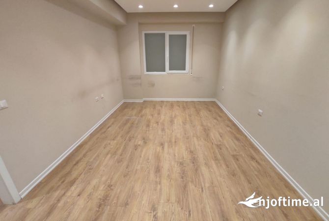 Zyre Me Qera 2+1 Tek Rruga E Dibres (ID BZ2243) Tirane.