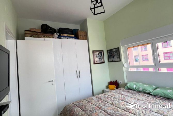 Shtepi ne shitje Apartament ne Tirane, 1+1, Mobilimi Bosh, pa mobiluar, Pagesa 100,000  Euro.