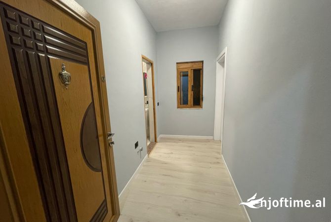 Shtepi me qera Vila Luksoze ne Tirane, 7+1, Mobilimi E mobiluar, Pagesa 3,500  Euro.