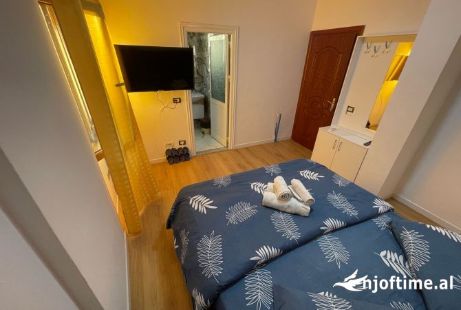 Shtepi me qera Vila Luksoze ne Tirane, 7+1, Mobilimi E mobiluar, Pagesa 3,500  Euro.