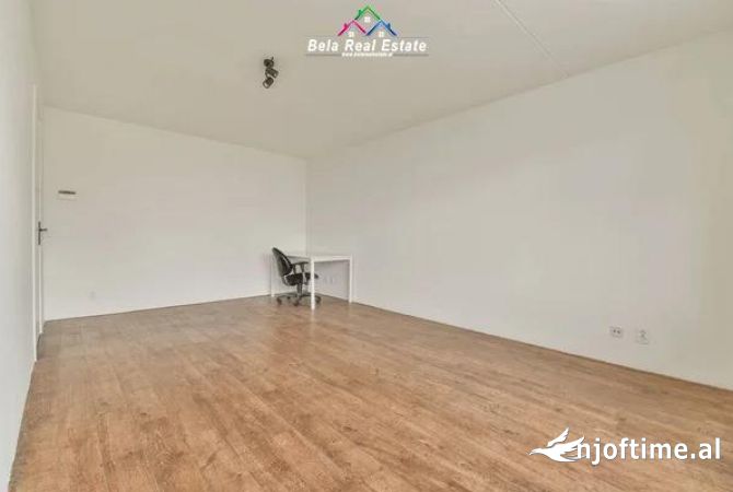 Ambient biznesi me qera 3+1 ne Tirane - 1,000 Euro
