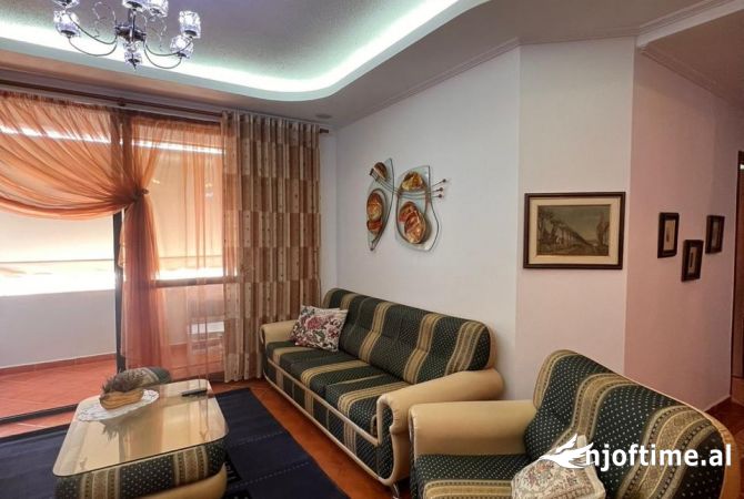 Shtepi me qera 2+1 ne Tirane - 700 Euro