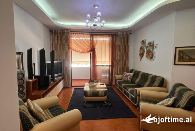 Shtepi me qera 2+1 ne Tirane - 700 Euro