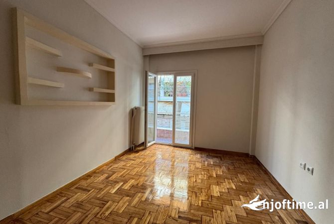 Ambient biznesi me qera 3+1 ne Tirane - 700 Euro