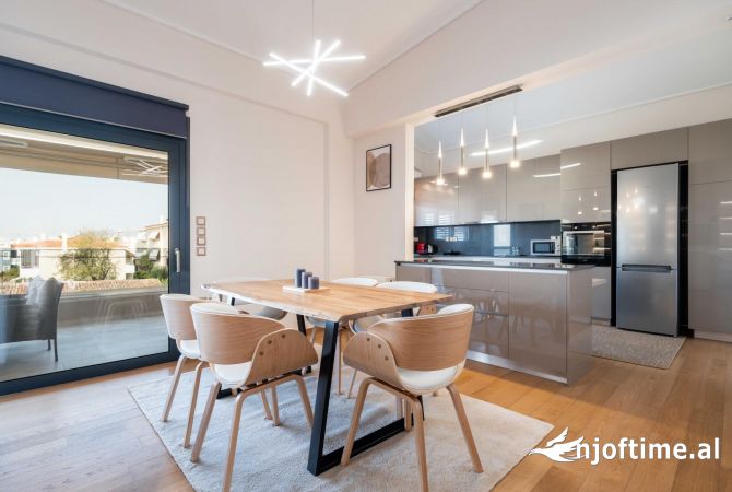 Shtepi me qera 2+1 ne Tirane - 1,100 Euro