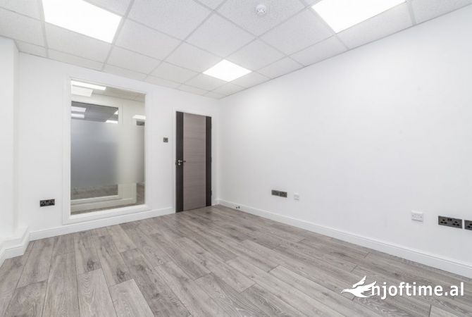 Ambient biznesi me qera 3+1 ne Tirane - 450 Euro