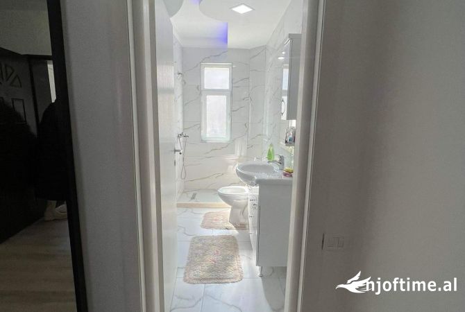 Shtepi ne shitje Apartament ne Gjirokaster, 1+1, Mobilimi E mobiluar, Pagesa 55,000  Euro.