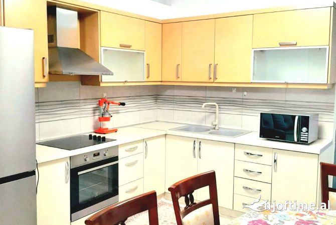 Shtepi me qera 2+1 ne Tirane - 680 Euro