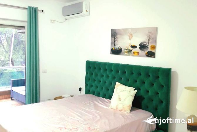 Shtepi me qera Apartament ne Tirane, 2+1, Mobilimi E mobiluar, Pagesa 680  Euro.