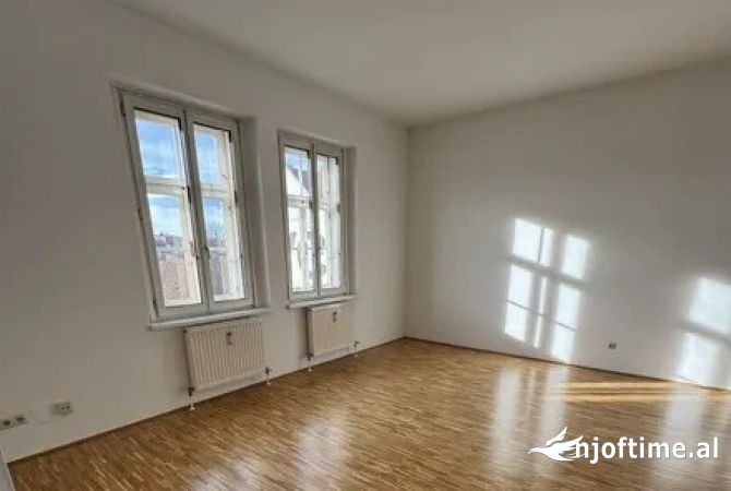 Ambient biznesi me qera 3+1 ne Tirane - 800 Euro