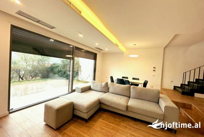 Shtepi me qera 2+1 ne Tirane - 1,400 Euro