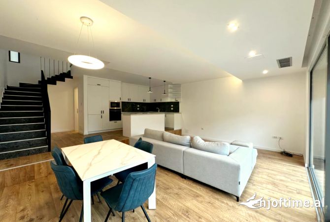 Shtepi me qera 2+1 ne Tirane - 1,400 Euro