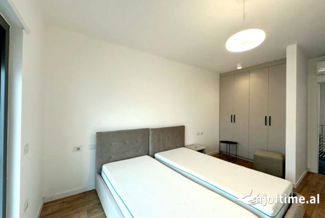 Shtepi me qera Shtepi Private ne Tirane, 2+1, Mobilimi E mobiluar, Pagesa 1,400  Euro.