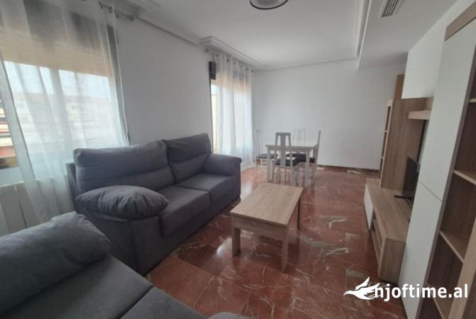 Shtepi me qera 2+1 ne Tirane - 600 Euro