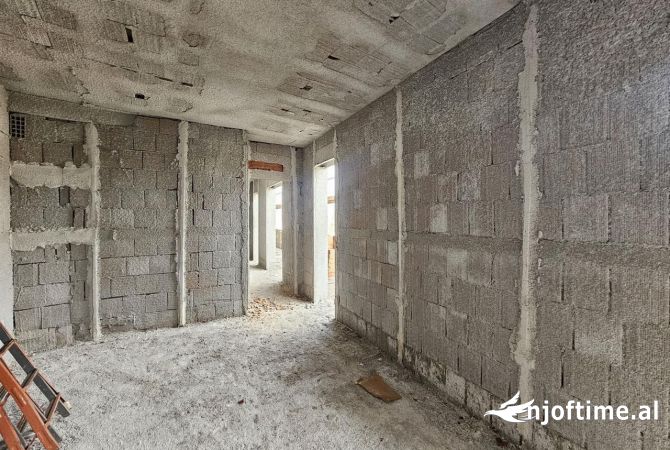 Shtepi ne shitje 1+1 ne Tirane - 150,000 Euro