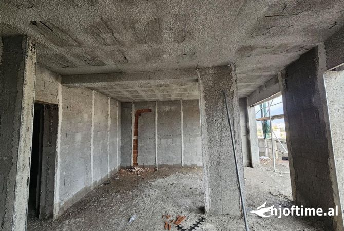 Shtepi ne shitje 1+1 ne Tirane - 150,000 Euro