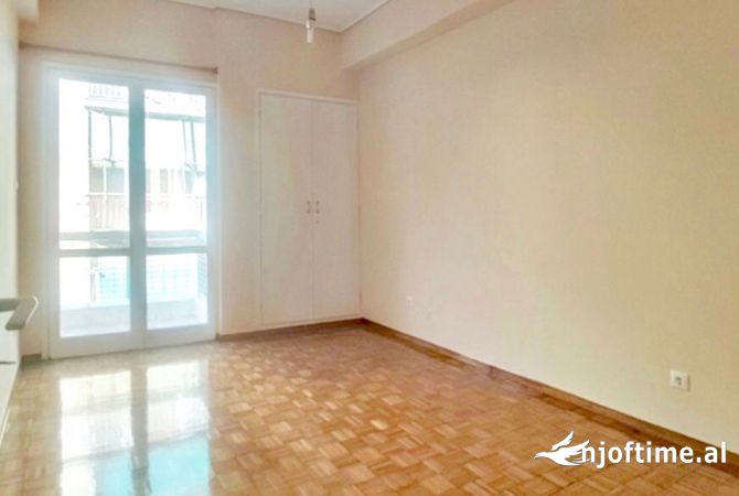 Ambient biznesi me qera 3+1 ne Tirane - 700 Euro