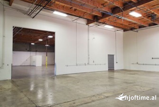 Ambient biznesi me qera 4+1 ne Tirane - 1,200 Euro