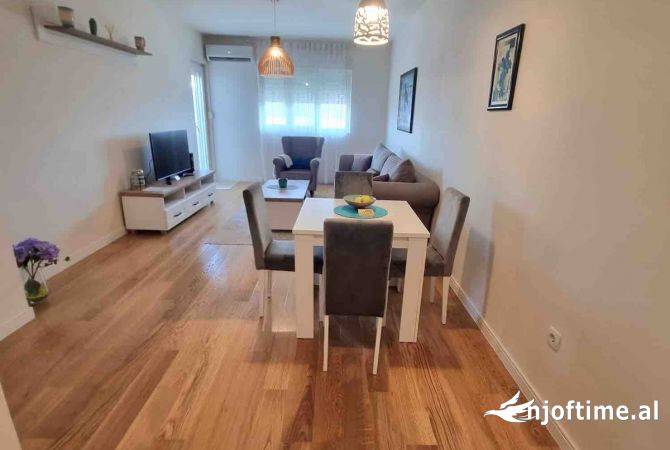 Shtepi me qera 1+1 ne Tirane - 750 Euro