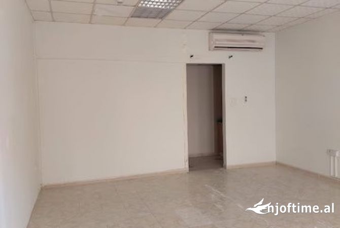 Ambient biznesi me qera 1+1 ne Tirane - 600 Euro