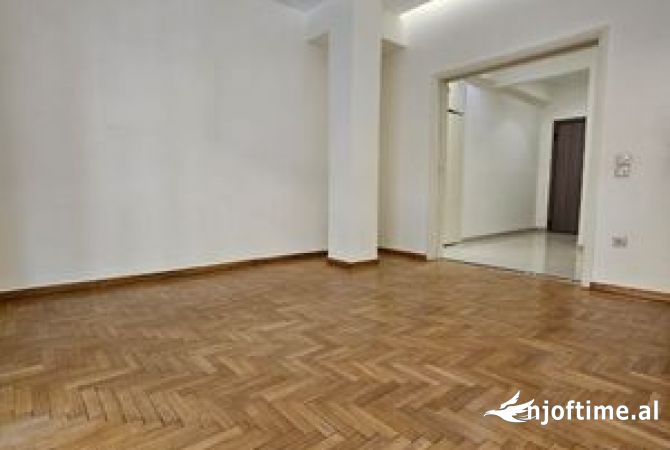 Shtepi ne shitje 2+1 ne Tirane - 130,000 Euro