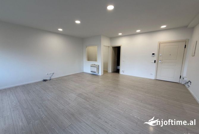 Ambient biznesi me qera 3+1 ne Tirane - 2,400 Euro