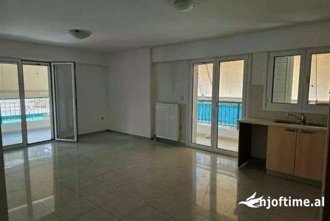 Ambient biznesi me qera 3+1 ne Tirane - 800 Euro