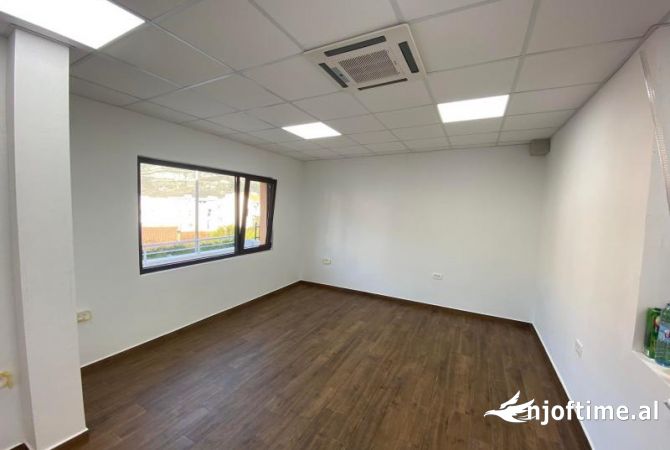Ambient biznesi me qera 3+1 ne Tirane - 1,000 Euro