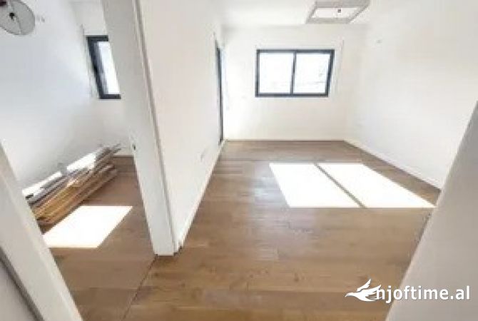 Ambient biznesi me qera 3+1 ne Tirane - 600 Euro