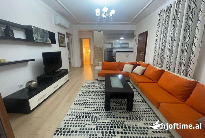 Shtepi me qera 4+1 ne Tirane - 1,300 Euro