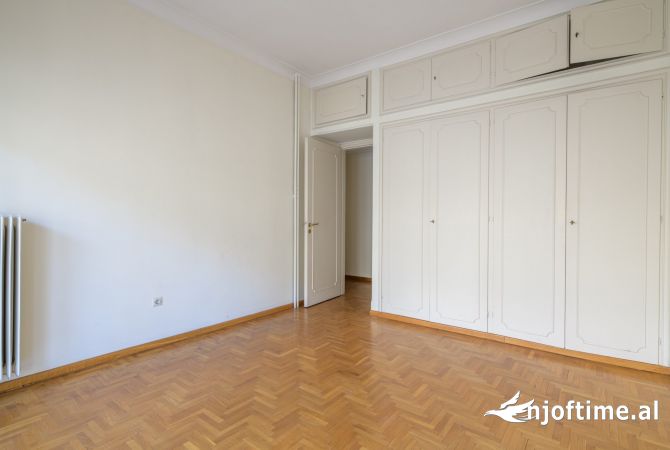 Shtepi me qera 1+1 ne Tirane - 4,090 Euro
