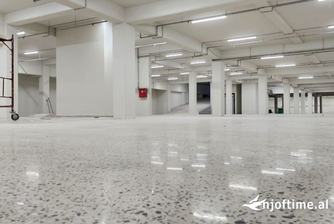 Ambient biznesi me qera 4+1 ne Tirane - 15,000 Euro