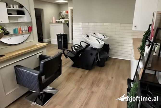 Ambient biznesi me qera 1+1 ne Tirane - 330 Euro