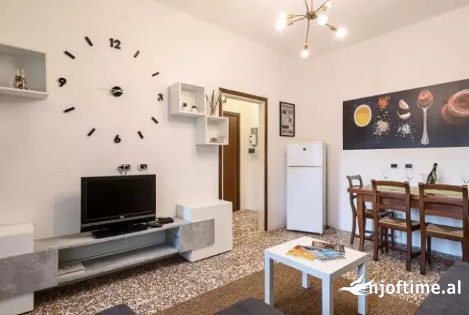 Shtepi me qera 2+1 ne Tirane - 400 Euro