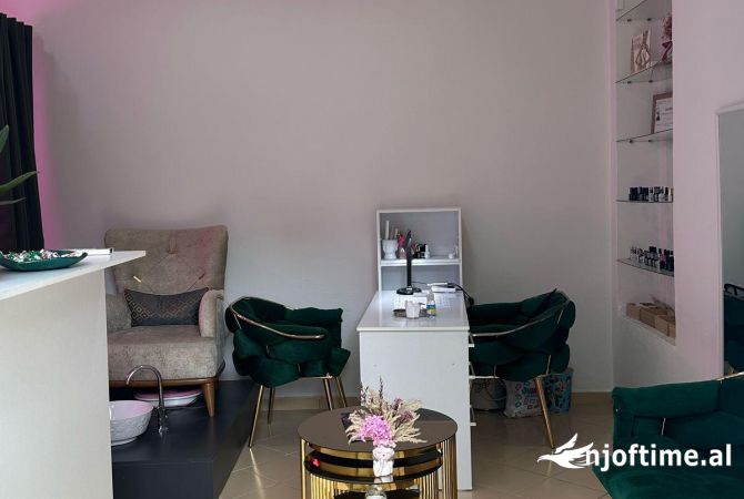 Ambient biznesi me qera 1+1 ne Tirane - 300 Euro