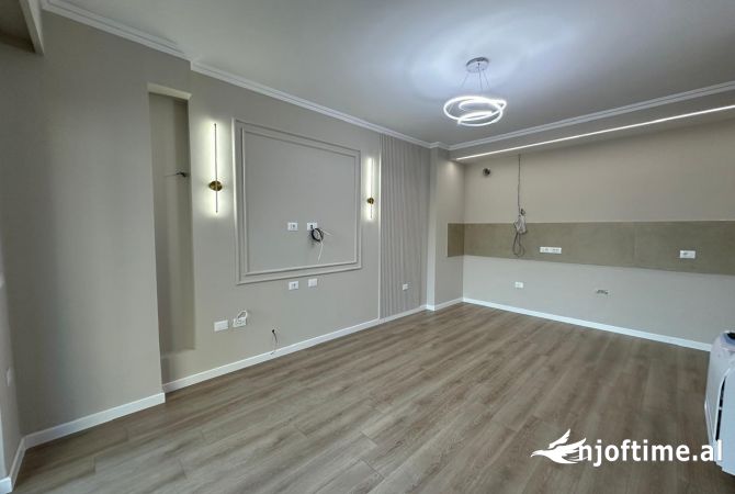 Ambient biznesi me qera 3+1 ne Tirane - 850 Euro