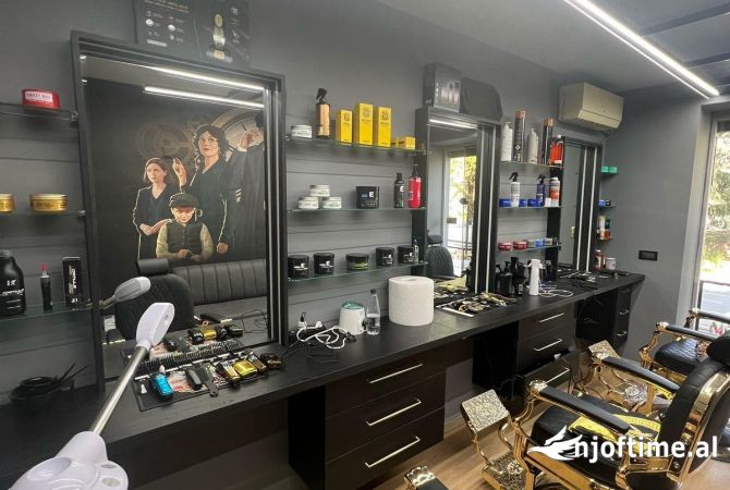 Shitet Biznes Berber Shop prane Xhamise se Tabakeve (ID BSHB150) Tirane