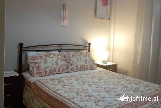Shtepi me qera 1+1 ne Tirane - 380 Euro
