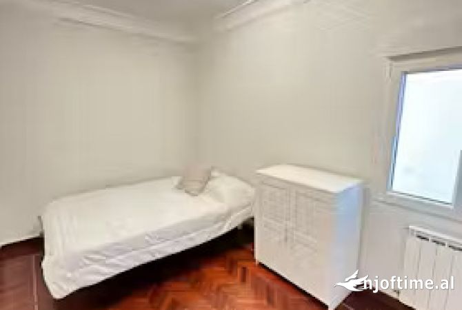 Shtepi me qera 2+1 ne Tirane - 380 Euro