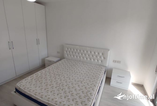 Shtepi me qera Apartament ne Tirane, 1+1, Mobilimi E mobiluar, Pagesa 500  Euro.