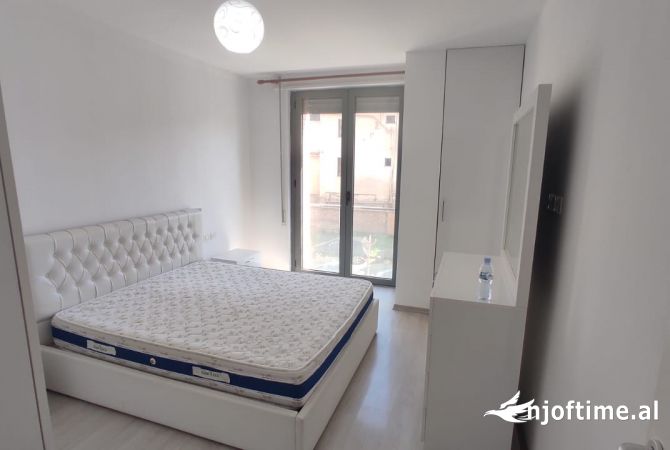 Shtepi me qera Apartament ne Tirane, 1+1, Mobilimi E mobiluar, Pagesa 500  Euro.