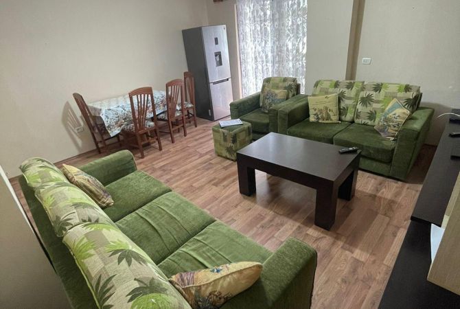 Shtepi me qera 2+1 ne Tirane - 650 Euro