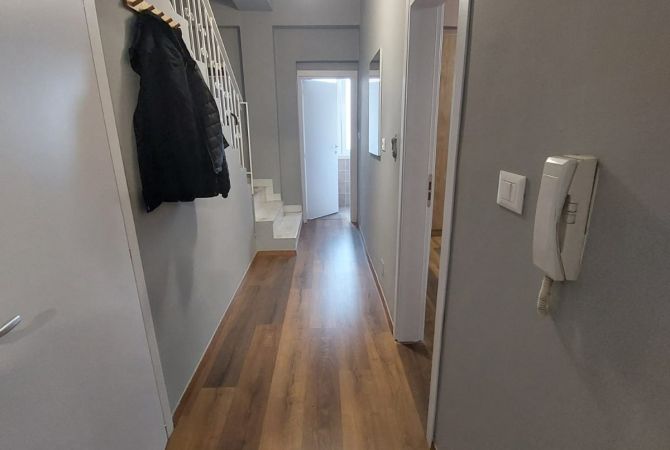 Shtepi me qera Vila Luksoze ne Tirane, 5+1, Mobilimi E mobiluar, Pagesa 1,200  Euro.