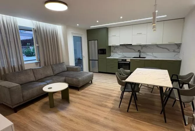 Shtepi me qera 2+1 ne Tirane - 1,000 Euro